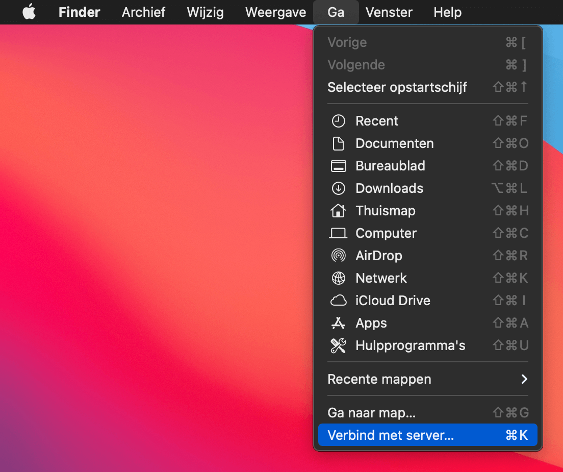 Open de Finder op je Mac en ga in het menu naar 'Ga' → 'Verbind met server'.